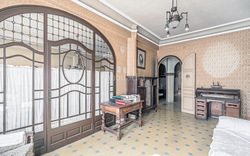 Foto a4e6ef77-c78f-4740-bd69-3ae16f09798c. Casa edificio emblemático arquitectura centenaria con infinito potencial en Reus