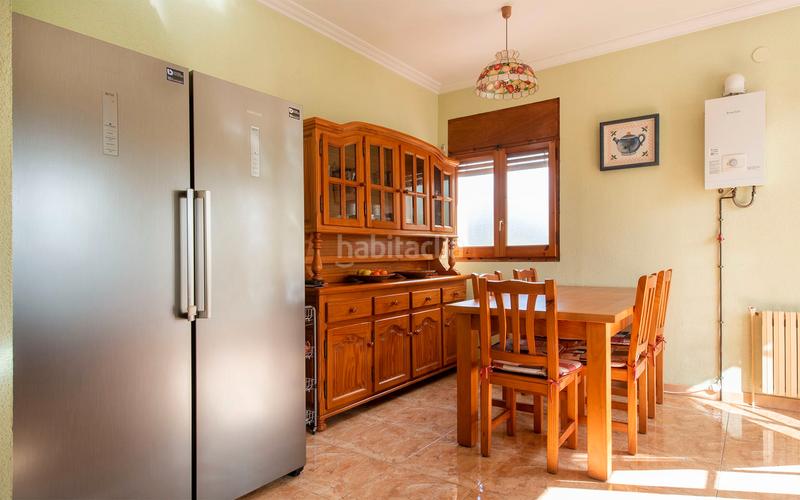 Foto b061a81f-3163-4a21-975d-cd75a610ba81. Haus mit heizung parking in Sant Fost de Campsentelles