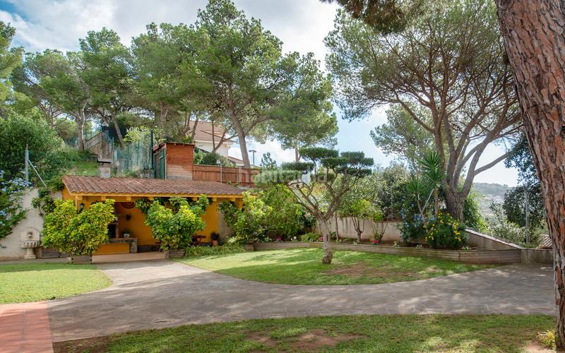 Foto e41334cd-fd2e-4ad3-acb4-fa4eb1e4f642. Haus mit heizung parking in Sant Fost de Campsentelles