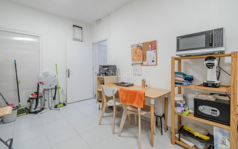 Foto 01e65425-0524-42a9-960a-a9e33b04c4b0. Local comercial inversión garantizada local en Montilivi alquilado y con rentabilidad inmediata en Girona