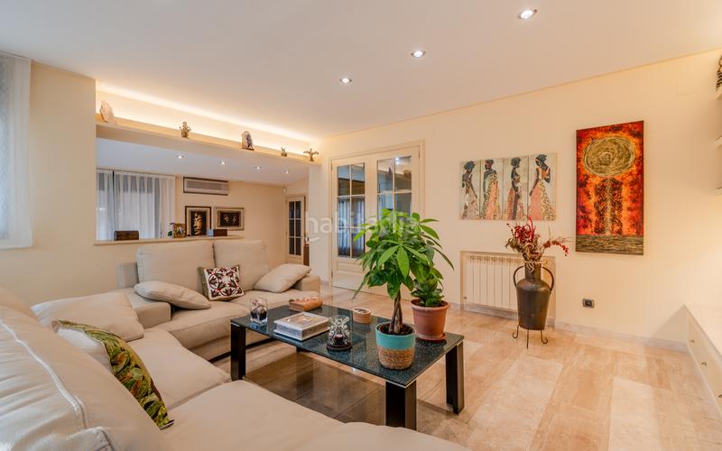 Foto ac844d6c-32ff-4afc-a98b-d03dd7f4395c. Casa con riscaldamento parcheggio piscina in Bisbal d´Empordà (La)