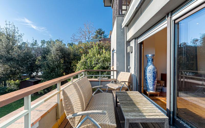 Foto 3d987388-5ecb-420f-8919-5a062f06bd17. Casa amb calefacció aparcament piscina a Golf-Can Trabal Sant Cugat del Vallès