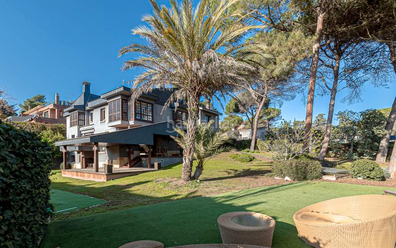 Foto 5f645df9-96f6-43a8-9b61-124d815b3492. Casa amb calefacció aparcament piscina a Golf-Can Trabal Sant Cugat del Vallès