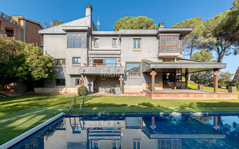 Foto 7866f245-a95b-4778-b0bf-2a8bc0890327. Casa amb calefacció aparcament piscina a Golf-Can Trabal Sant Cugat del Vallès