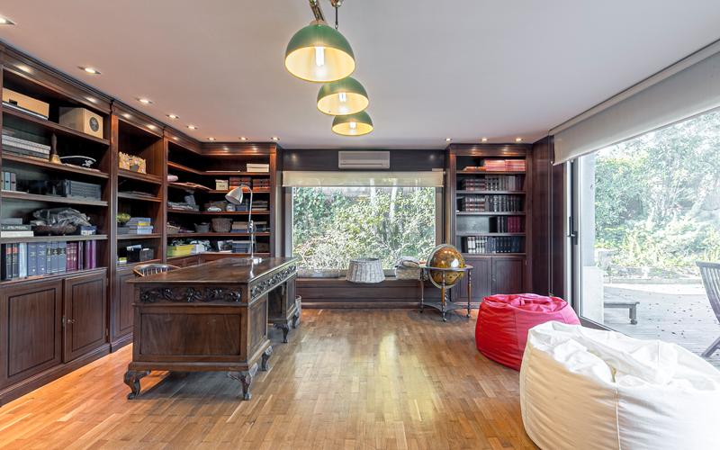 Foto b49e8f46-b343-462c-a6c8-8a5644f2580d. Casa amb calefacció aparcament piscina a Golf-Can Trabal Sant Cugat del Vallès