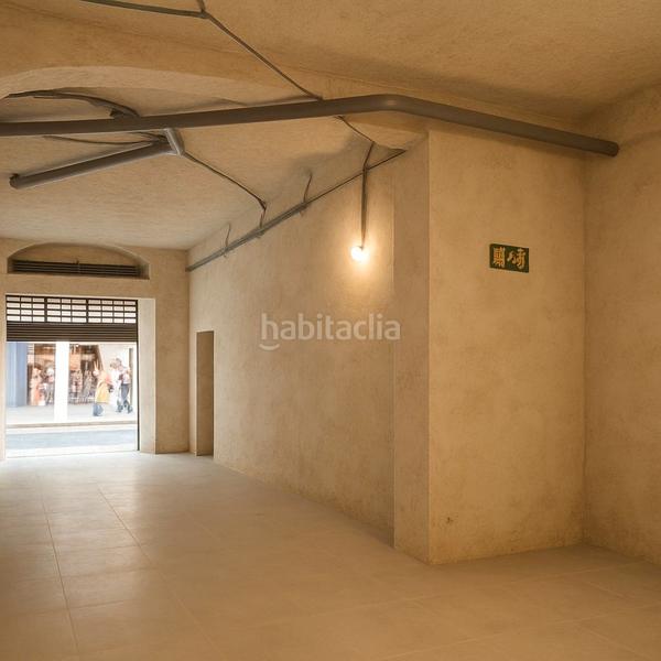 Foto 47d65c2f-4a51-4fc8-89d5-10576fd976df. Alquiler local comercial  en lloguer a la rambla principal en Vilanova i la Geltrú