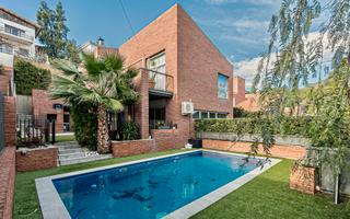 Haus  328. Casa en venta en castelldefels con 5 habitaciones, terraza, jard