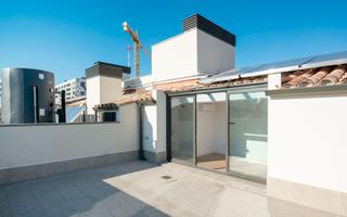 Dúplex  Alfonso xii. Ático dúplex en venta en badalona con 2 habitaciones, 1 estudio
