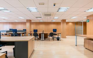 Miete Büro  Augusta. Oficina amueblada, equipada y muy representativa