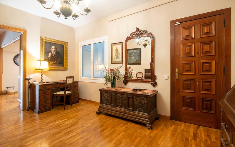 Foto 14409934-d3f3-4810-9193-0c4b0864b892. Piso  en venta en sant gervasigalvany con 6 habitaciones y terraza, en Barcelona