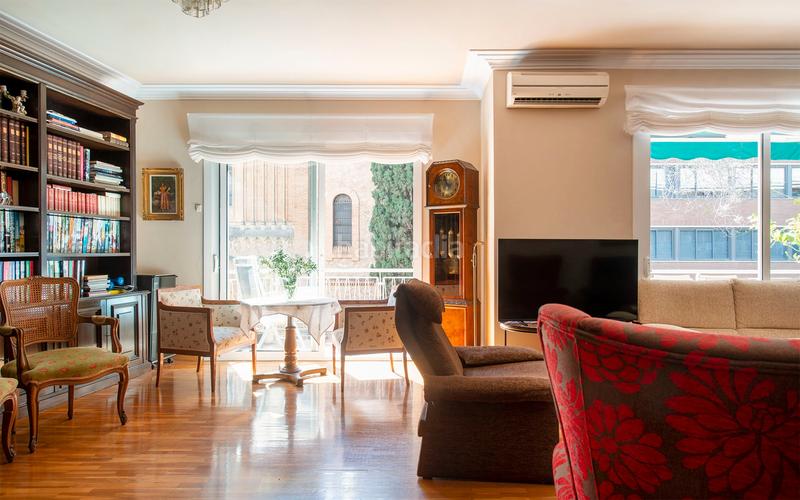 Foto d26e49c2-56cc-42fd-8429-94cd5ab6dbf2. Piso  en venta en sant gervasigalvany con 6 habitaciones y terraza, en Barcelona