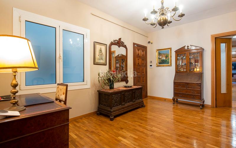 Foto ee9c5f60-9f9d-4f8d-8682-73b21a0b13fe. Piso  en venta en sant gervasigalvany con 6 habitaciones y terraza, en Barcelona
