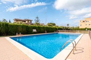 House  Joan rebull. Casa en venta en cambrils con 3 habitaciones, garaje y piscina c