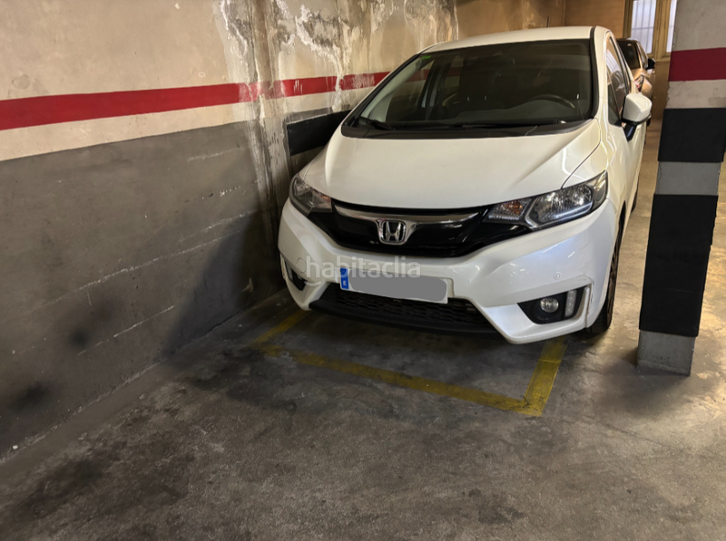 Foto f70b7f25-e95d-4875-b31b-f3f428056d53. Posto auto in Vallcarca - Penitents Barcelona
