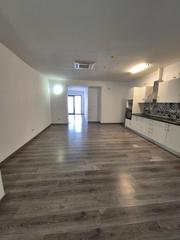 Lloguer Local Comercial  Àvila. Alquiler de local con terraza en poblenou