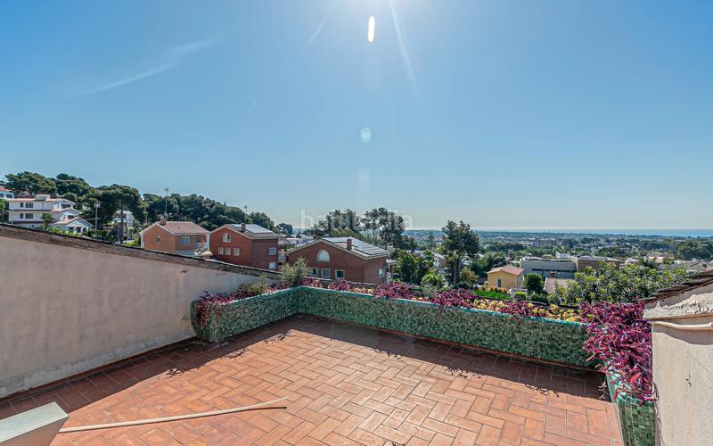 Foto 03bc88c1-f4a6-4b0c-a263-a470c24705e2. Casa con riscaldamento parcheggio piscina in Montmar Castelldefels