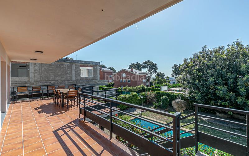 Foto 17923360-0f57-43f2-a6de-a84a4eb23032. Casa con riscaldamento parcheggio piscina in Montmar Castelldefels