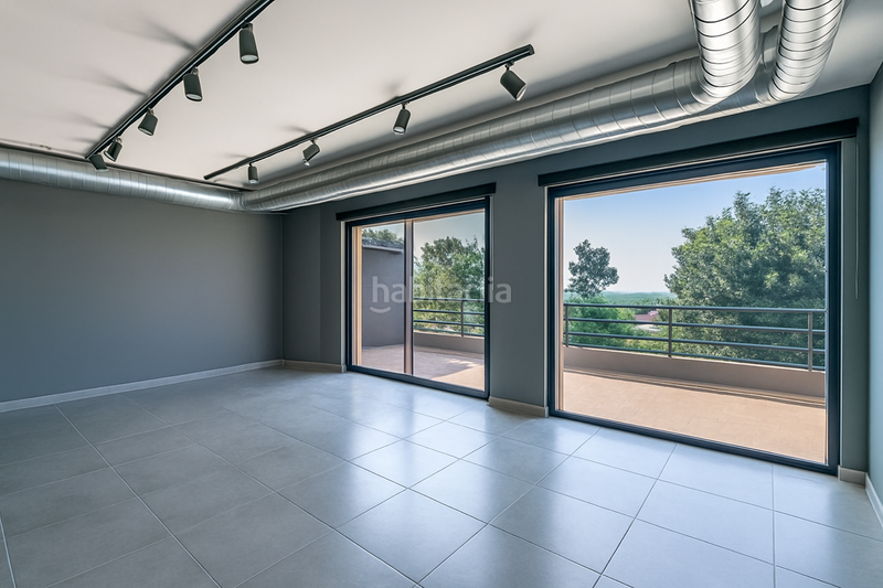 Foto 68a14d59-2165-4bbc-9229-64618f95e53c. Casa con riscaldamento parcheggio piscina in Montmar Castelldefels