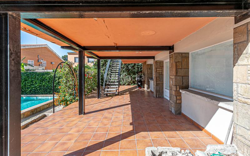 Foto 7c4c6e01-81d2-4976-983d-4f306cfc6ef4. Casa con riscaldamento parcheggio piscina in Montmar Castelldefels