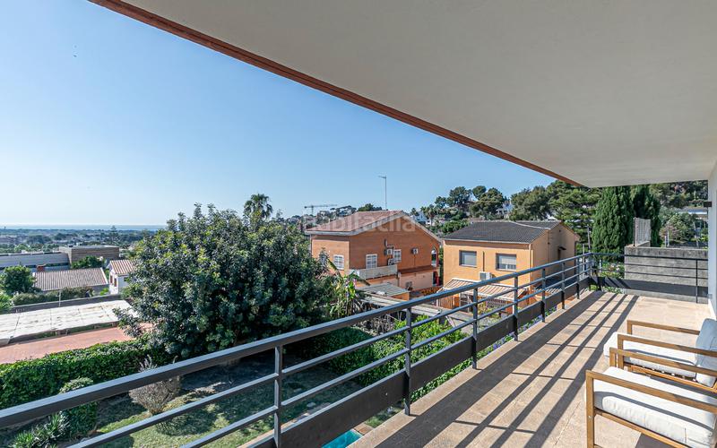 Foto 993b53fe-da39-4763-ad28-59d486647915. Casa con riscaldamento parcheggio piscina in Montmar Castelldefels