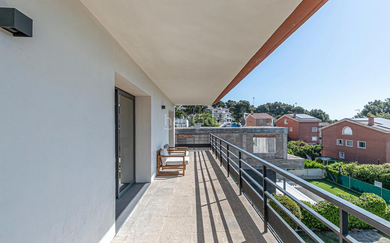 Foto d2ba2147-8728-452f-b356-20a4ff3a4108. Casa con riscaldamento parcheggio piscina in Montmar Castelldefels