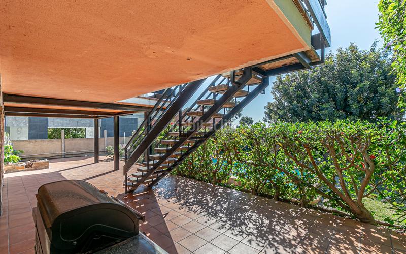 Foto d3cc1c27-b61a-4fc2-84e0-4c8dce68a9c5. Casa con riscaldamento parcheggio piscina in Montmar Castelldefels