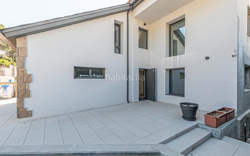 Foto f325e8da-6f20-4ded-b8d5-b24c43401400. Casa con riscaldamento parcheggio piscina in Montmar Castelldefels