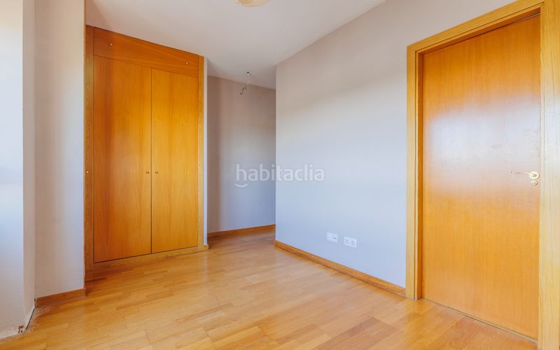 Foto c0e8f911-90e7-474b-97a1-0aafb63509f2. Pis amb calefacció aparcament a Montecarmelo Madrid