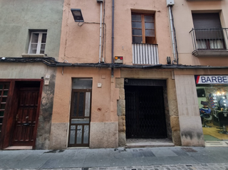 Building  Gurb. Oportunitat dinversió a vic edifici sencer en ubicació immillora