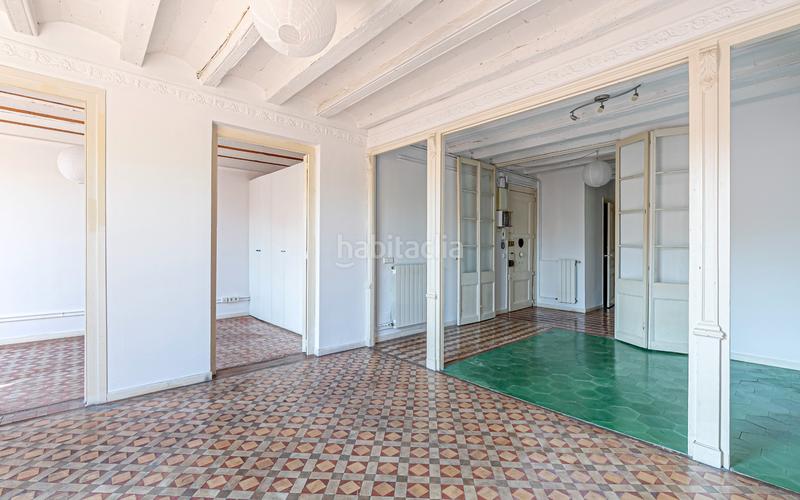 Foto 34a4ee17-3622-46c7-b092-803579fea167. Piso  en venta en el Raval con 3 habitaciones y 3 balcones, en Barcelona
