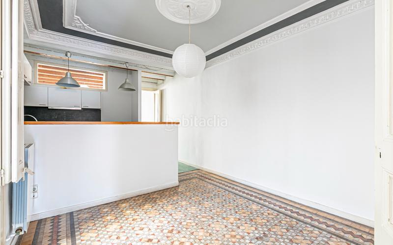 Foto 39bb1b5c-0432-4cad-a7e0-b489b70fb753. Piso  en venta en el Raval con 3 habitaciones y 3 balcones, en Barcelona