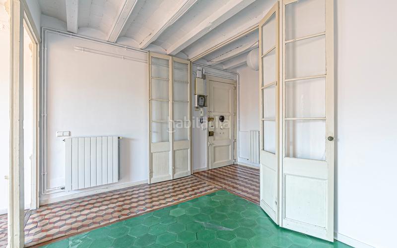 Foto 3a18d1dd-a866-48ed-84d2-a1397594a592. Piso  en venta en el Raval con 3 habitaciones y 3 balcones, en Barcelona