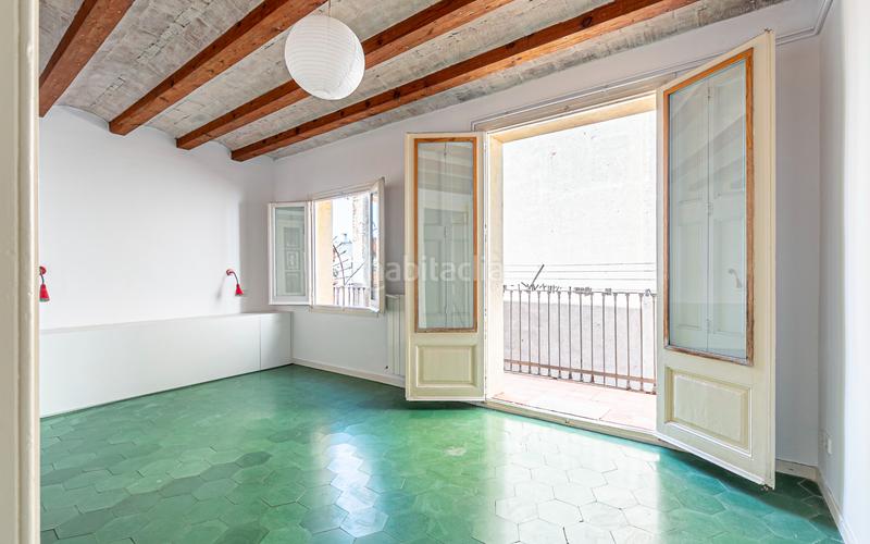 Foto 707416c1-ddb4-42b3-af14-d95a18144074. Piso  en venta en el Raval con 3 habitaciones y 3 balcones, en Barcelona