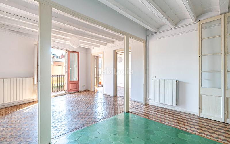 Foto 7e55669b-c24a-43d9-a178-2b59e262a412. Piso  en venta en el Raval con 3 habitaciones y 3 balcones, en Barcelona