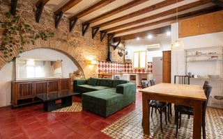 Pis  C�dols. Piso en venta en el g�tic con 3 habitaciones y balc�n, barcelona