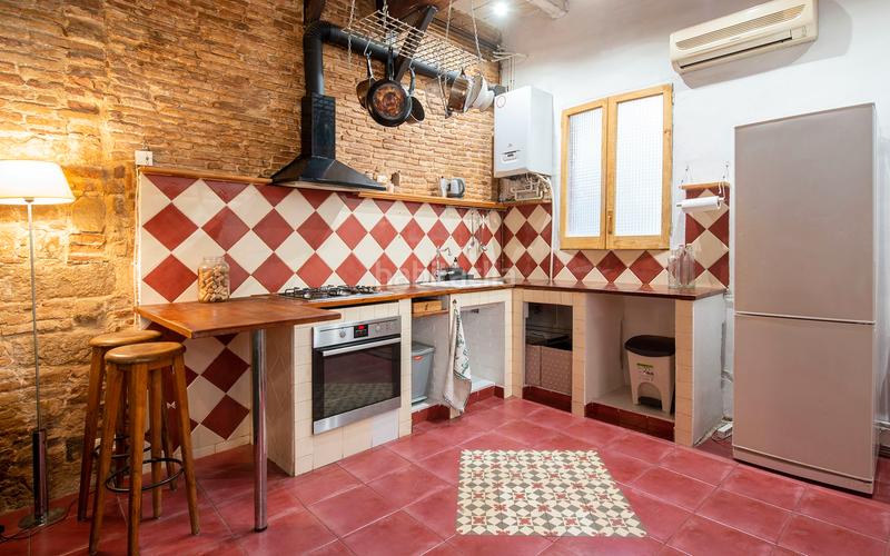 Foto a1faef28-8a06-42e7-a002-09ab51cccbb3. Flat with heating in Gòtic Barcelona
