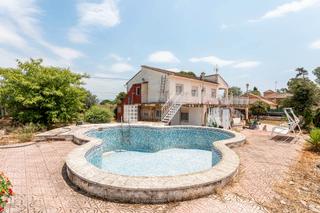 Casa  Moncati k9. Casa en venta en llíria con 4 habitaciones, jardín y piscina, va