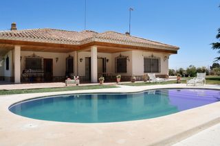 Casa  El port�n. Casa en venta en la urbanizaci�n el port�n con 4 habitaciones y