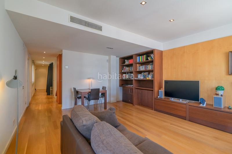 Foto 78192379-4dc7-49a7-8012-e3fa559a87f9. Piso  en venta en la nova esquerra de leixample con 3 habitaciones y balcón, en Barcelona