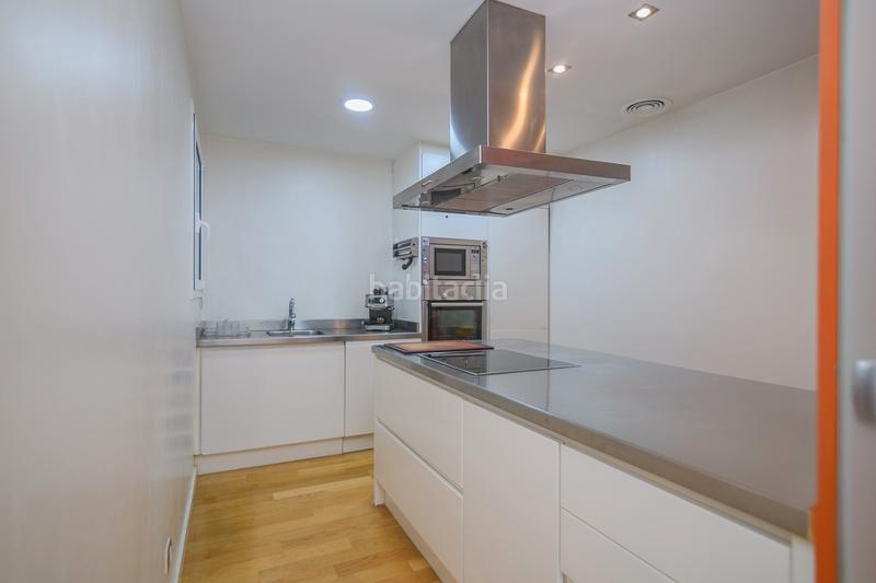Foto 85ab5e6d-7e3a-42ab-872b-bb2ac89f7589. Piso  en venta en la nova esquerra de leixample con 3 habitaciones y balcón, en Barcelona