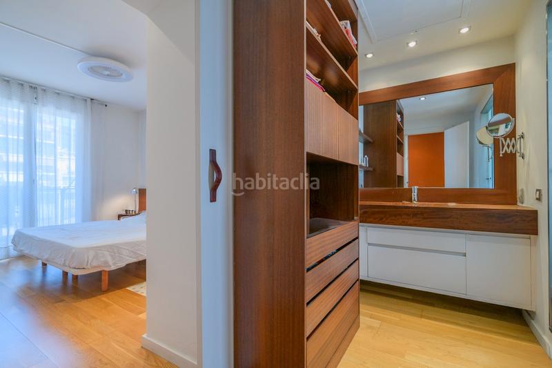 Foto 9096532c-36bf-4610-ae78-5c4411d54164. Piso  en venta en la nova esquerra de leixample con 3 habitaciones y balcón, en Barcelona