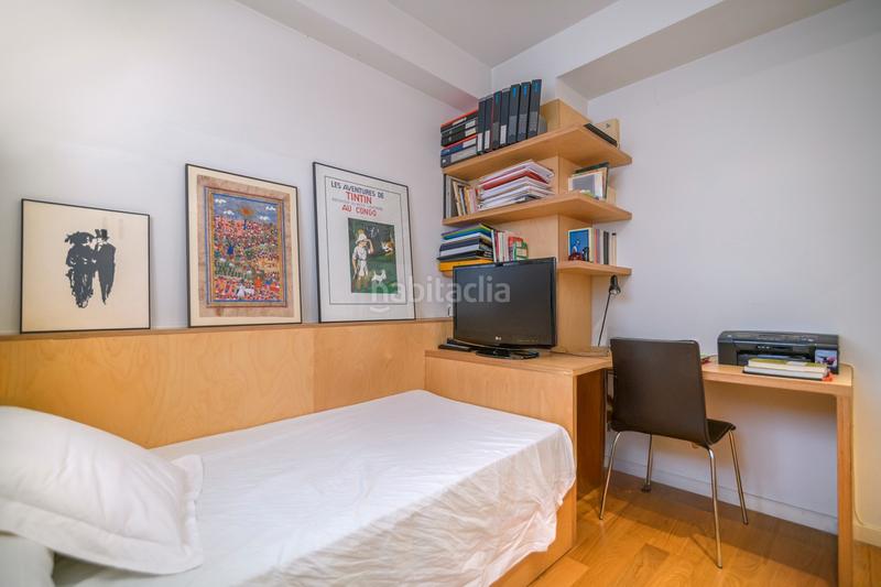 Foto a9be385a-2407-4f94-a8fa-c9983f81a794. Piso  en venta en la nova esquerra de leixample con 3 habitaciones y balcón, en Barcelona
