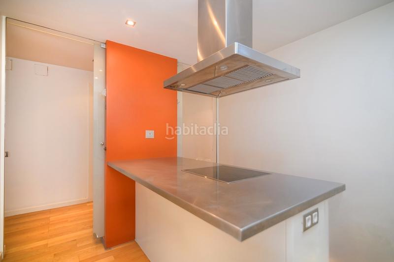 Foto b3ef0fd5-194b-42be-8de9-bf05e35de457. Piso  en venta en la nova esquerra de leixample con 3 habitaciones y balcón, en Barcelona