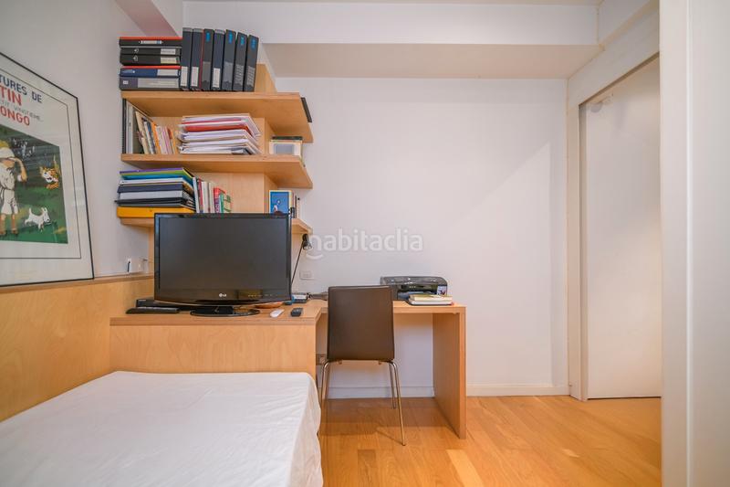 Foto dc6e782e-7749-4a56-831b-79c2f24f7f70. Piso  en venta en la nova esquerra de leixample con 3 habitaciones y balcón, en Barcelona