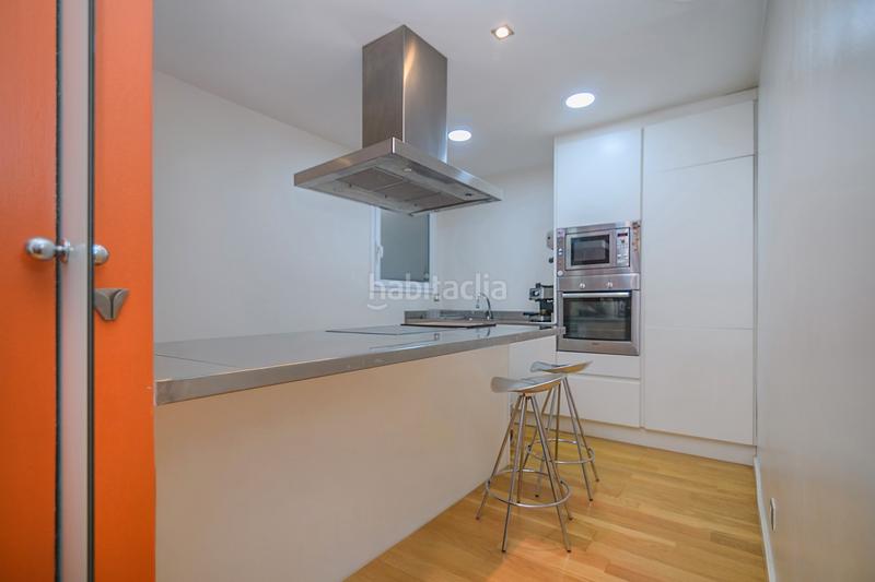 Foto e485b67b-f88e-4bbf-94df-78afd98407c9. Piso  en venta en la nova esquerra de leixample con 3 habitaciones y balcón, en Barcelona