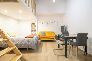 Business premise  Déu i mata. Local en venta en les corts con una rentabilidad potencial super