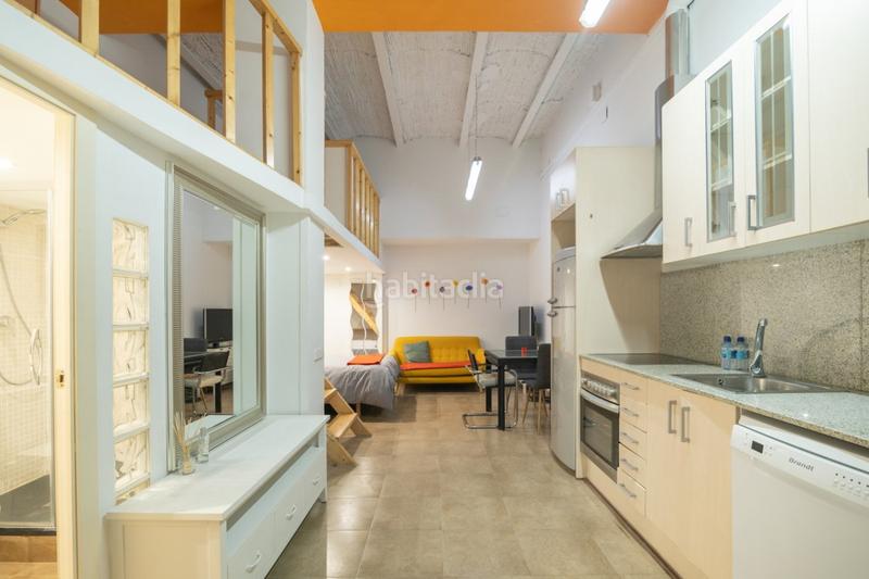 Foto e0935d0c-c379-4538-86e8-2b6064d284e1. Local comercial a Barri de les Corts Barcelona