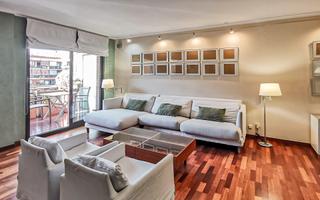 Alquiler Piso  Aragó. Piso en alquiler en sagrada família con 2 habitaciones y terraza