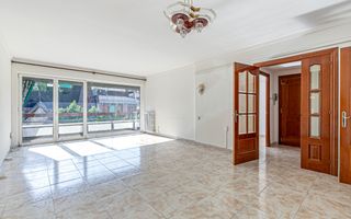 Pis  Pere iii. Piso en venta en manresa con 5 habitaciones y terraza, barcelona