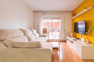 Appartement  Meridiana. Piso en venta en la prosperitat con 3 habitaciones y gran terraz